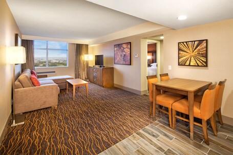DoubleTree by Hilton Toronto Airport - Image 8