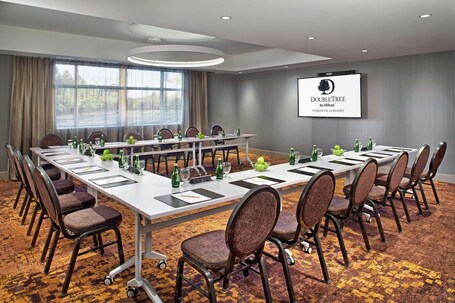 DoubleTree by Hilton Toronto Airport - Image 22