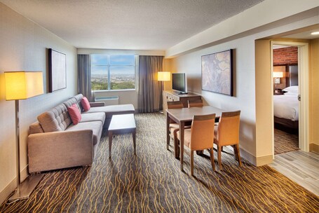 DoubleTree by Hilton Toronto Airport - Image 16