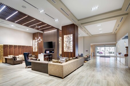 DoubleTree by Hilton Toronto Airport - Image 17