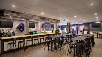 Bar (trong khuôn viên)