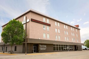 Exterior - Travelodge By Windham Whitecourt (Whitecourt)
