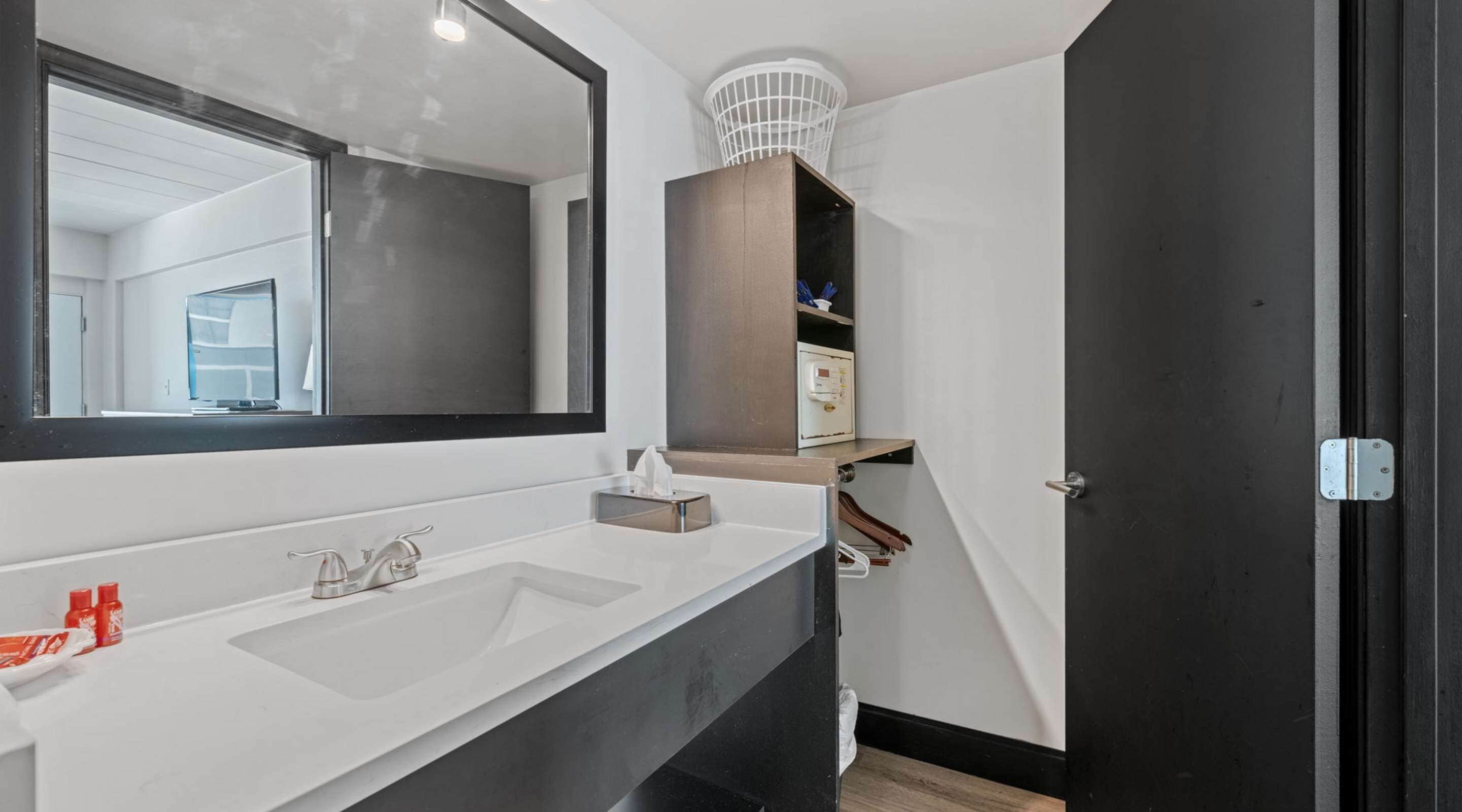 Photo - SureStay Hotel by Best Western Virginia Beach Royal Clipper