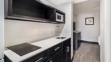 In-room safe, laptop workspace, blackout curtains, iron/ironing board