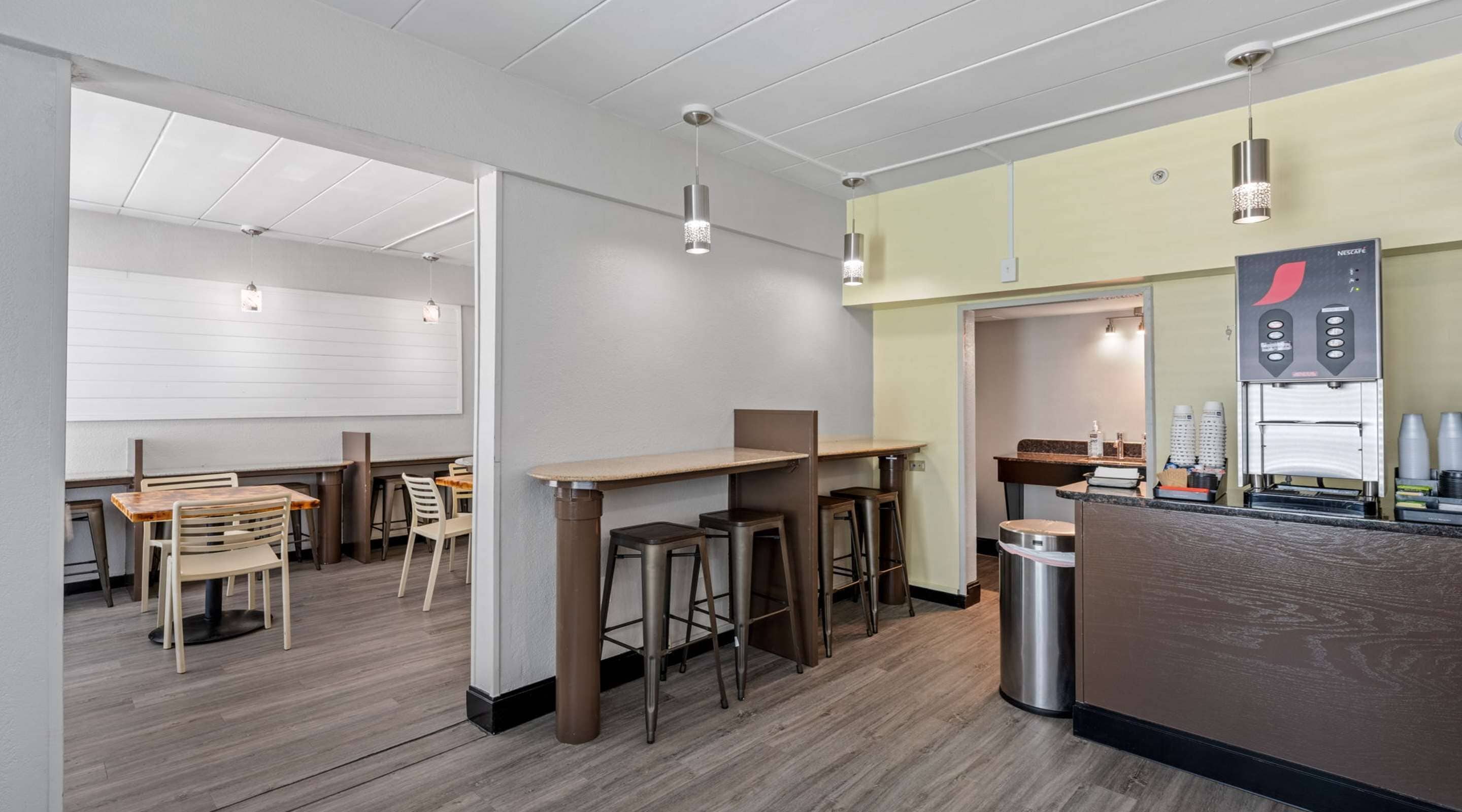 Photo - SureStay Hotel by Best Western Virginia Beach Royal Clipper