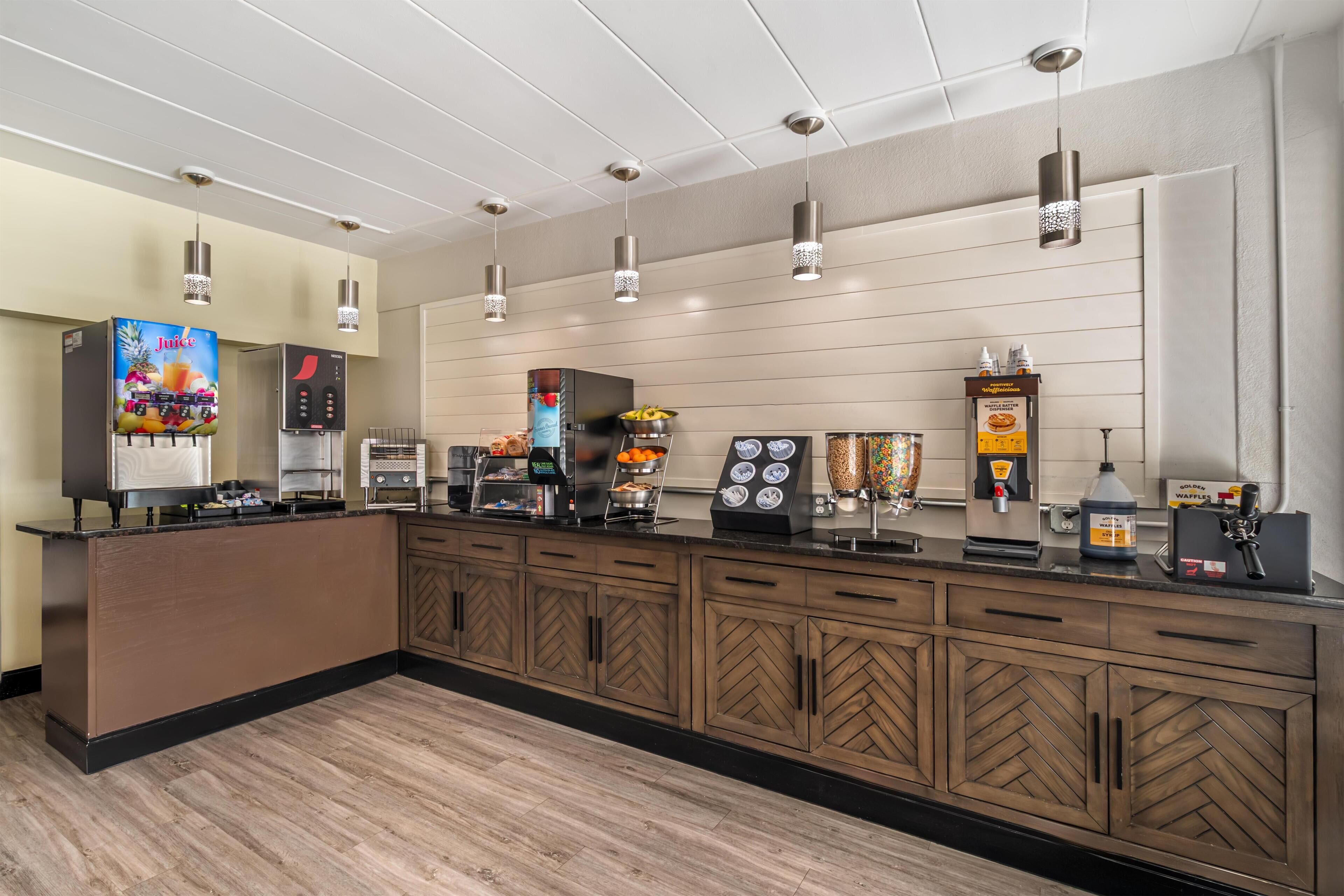 Free daily continental breakfast 