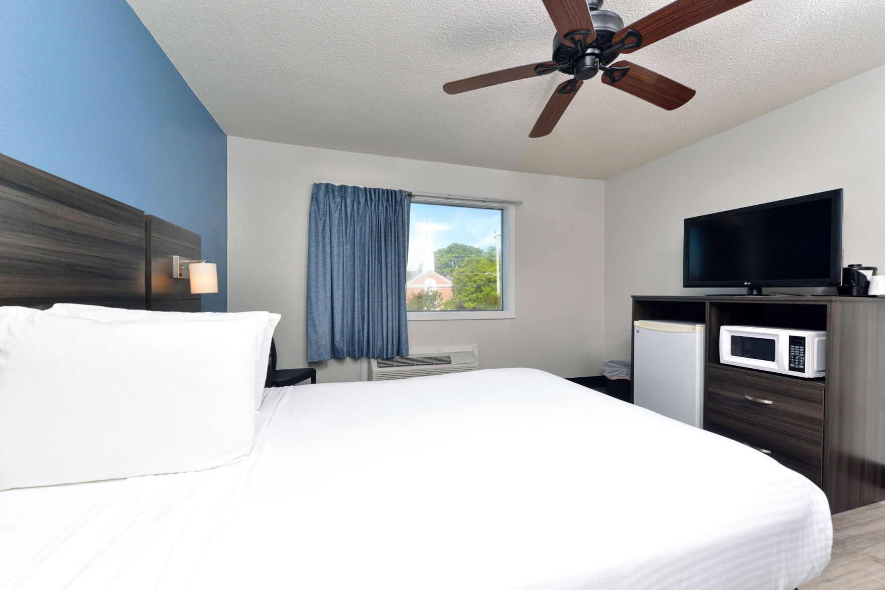 In-room safe, laptop workspace, blackout curtains, iron/ironing board