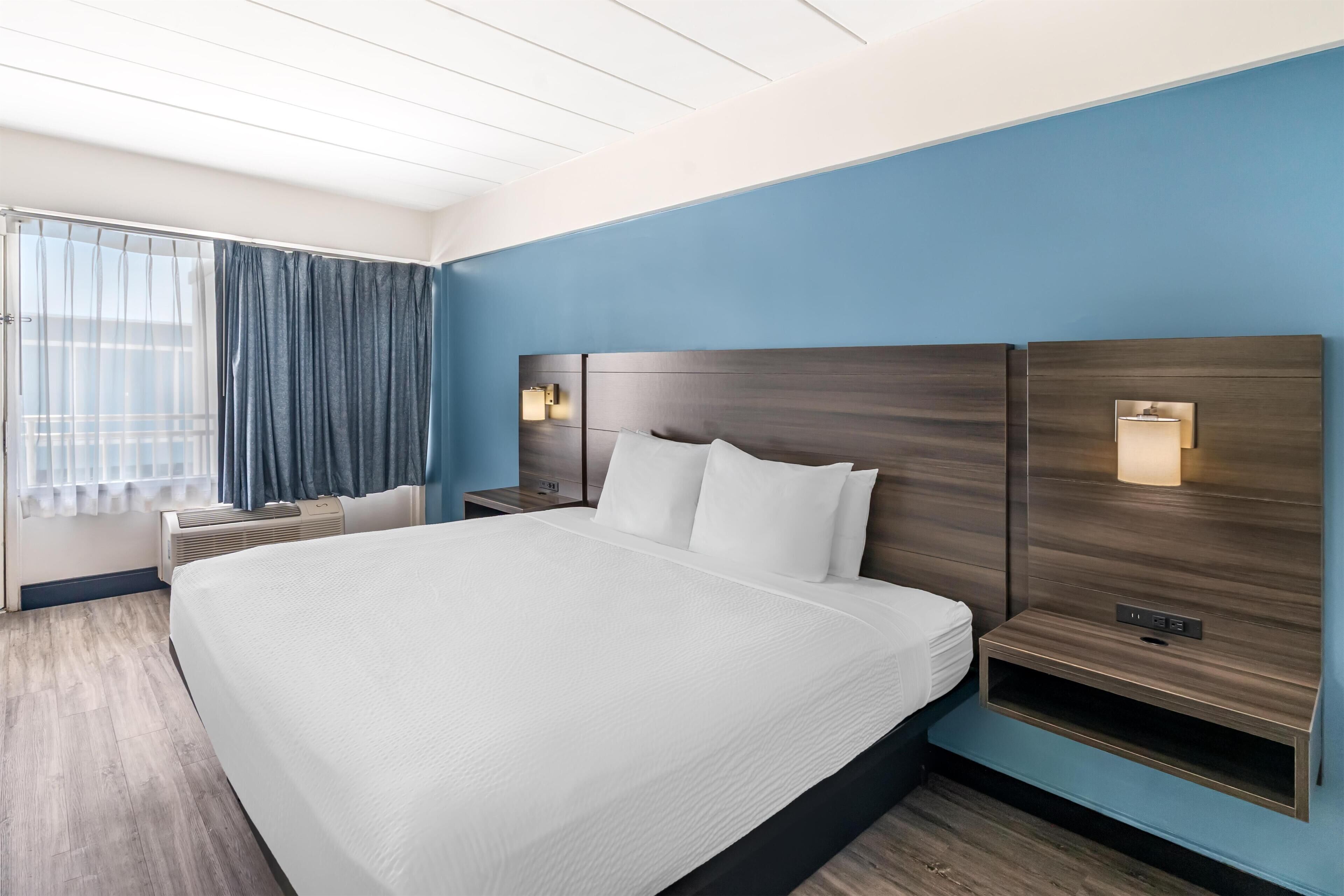 Chambre Standard, 1 très grand lit, non-fumeur, réfrigérateur et four à micro-ondes