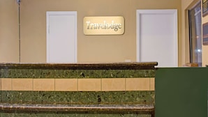 Lobby - Travelodge by Wyndham Fort Lauderdale (Fort Lauderdale)