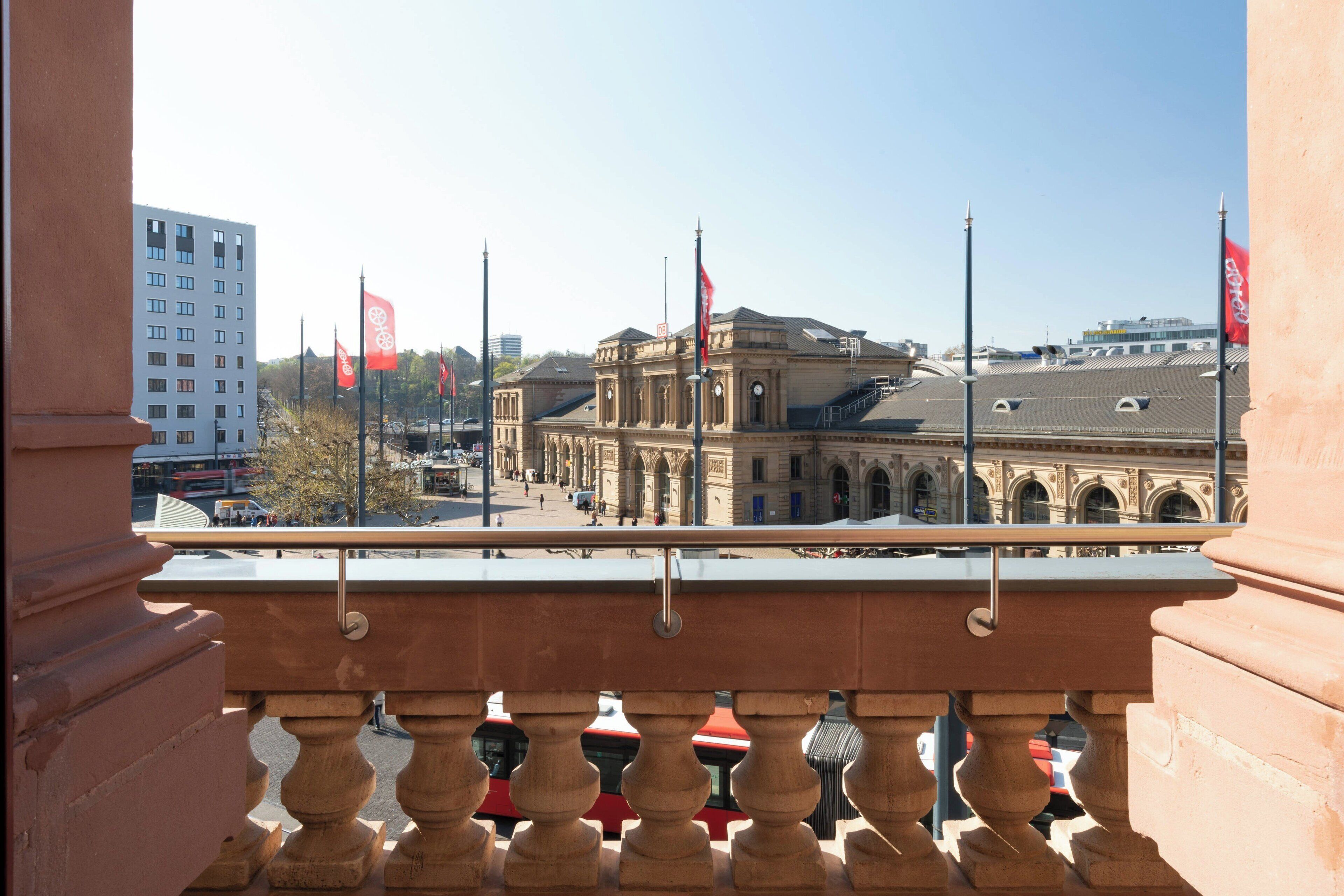 1 bedroom, premium bedding, minibar, in-room safe