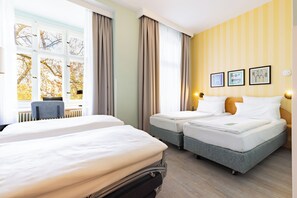 Premium-værelse - 1 queensize-seng med sovesofa - balkon | Allergivenligt sengetøj, pengeskab på værelset, skrivebord