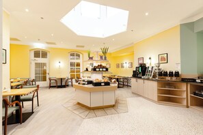 Päivittäinen buffetaamiainen (17.00 EUR per henkilö)