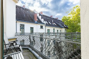 Suite - 2 soveværelser | Allergivenligt sengetøj, pengeskab på værelset, skrivebord