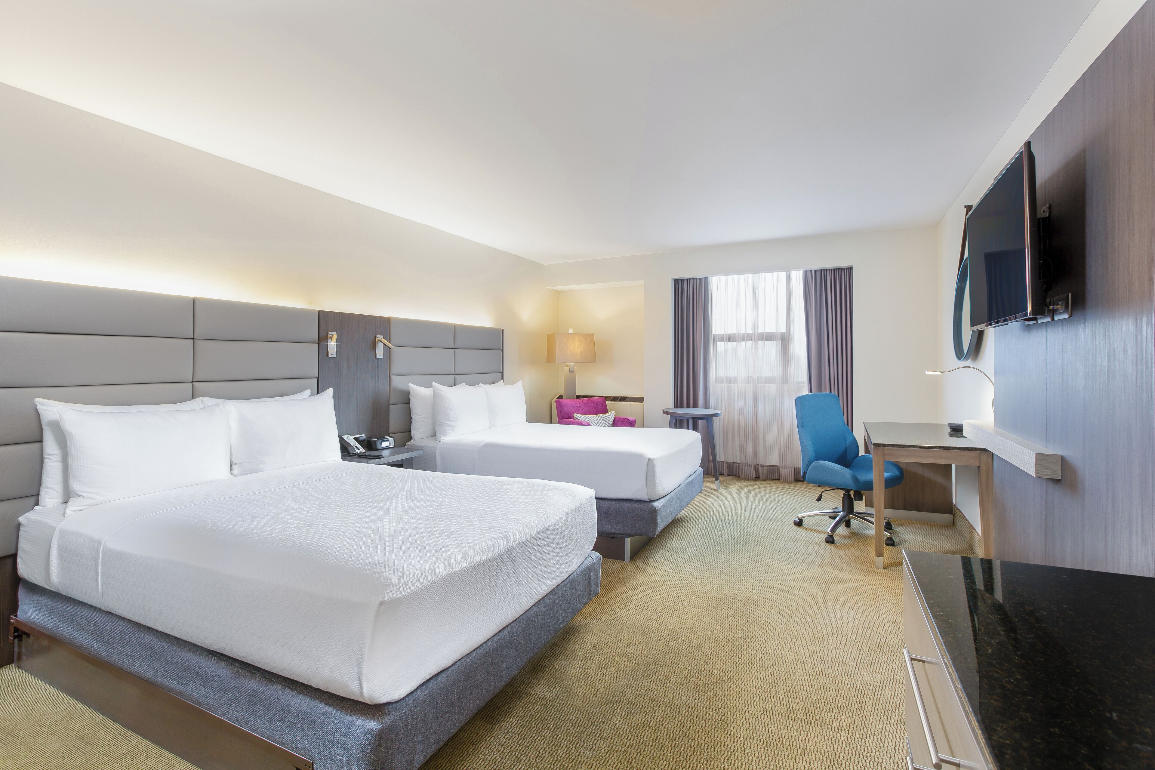 Ropa de cama de alta calidad y colchones con acolchado adicional