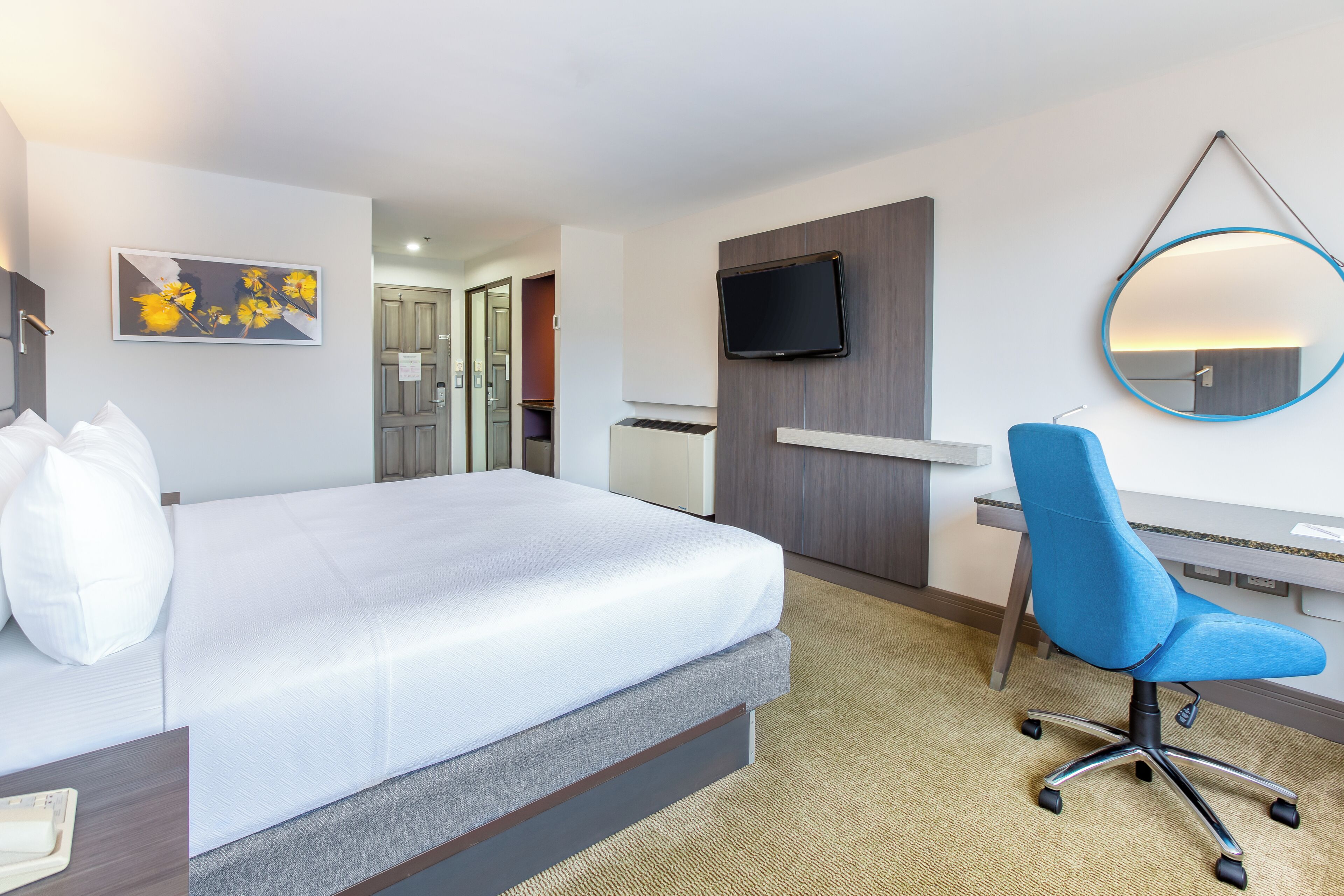 Premium bedding, pillowtop beds, in-room safe, desk