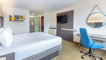 Premium bedding, pillowtop beds, in-room safe, desk