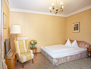 Hypo-allergenic bedding, down comforters, minibar, in-room safe - Savoy Garni (Vienna)