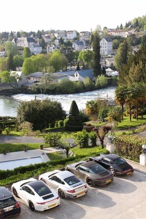 Self-parking (surcharge) 20 per day