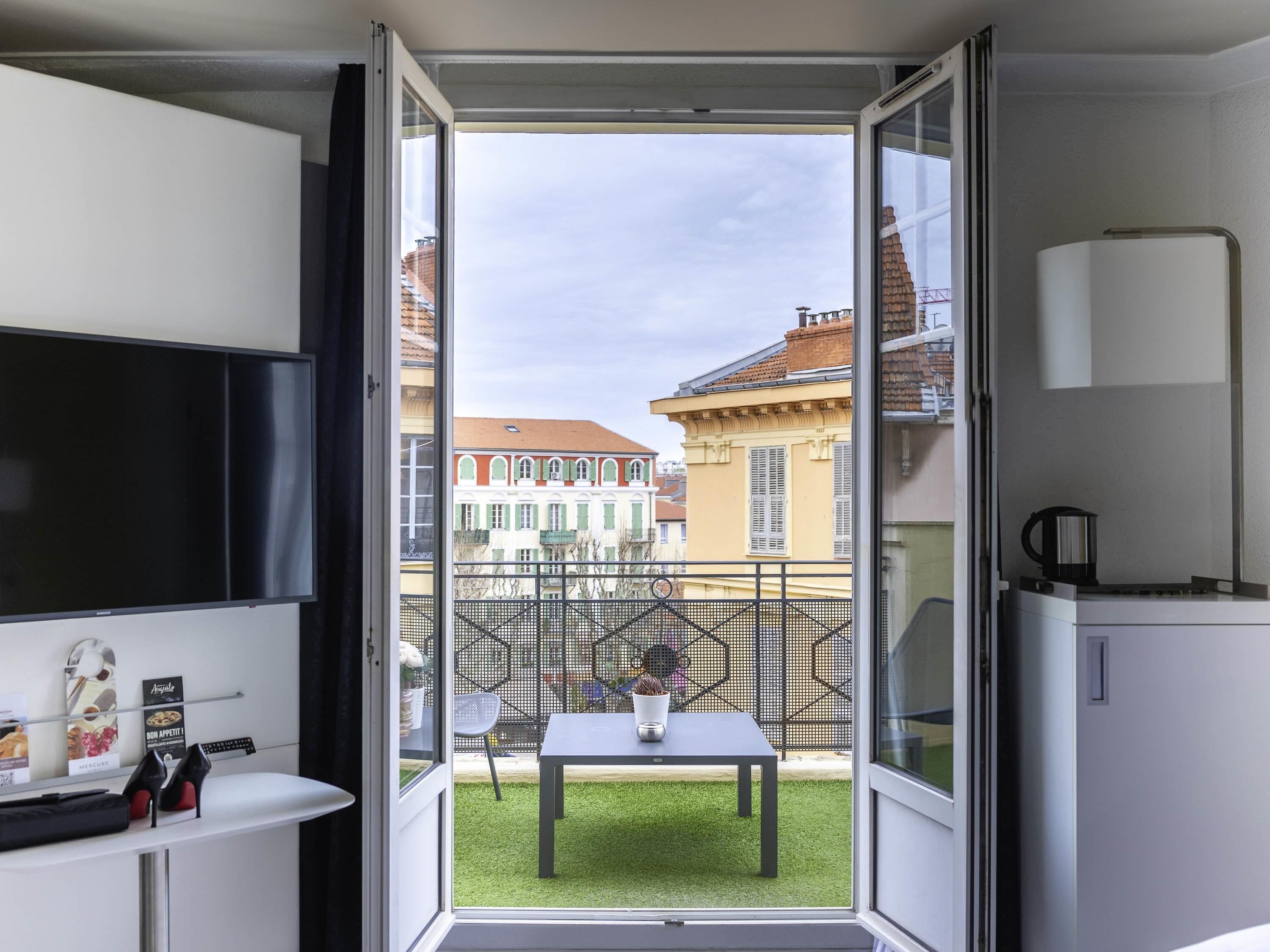 Chambre supérieure, 1 lit double, terrasse | Literie de qualité, coffre-fort pour ordinateur portable, bureau
