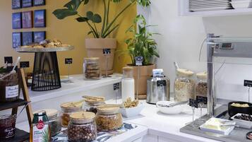 Dagelijks ontbijtbuffet (EUR 20 per persoon)