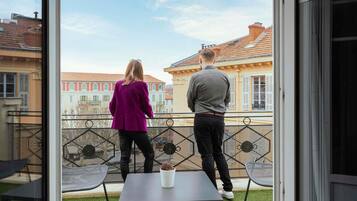 Premium bedding, in-room safe, desk, laptop workspace