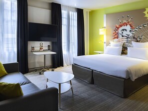 Junior Suite, 1 King Bed with Sofa bed | Premium bedding, in-room safe, desk, laptop workspace