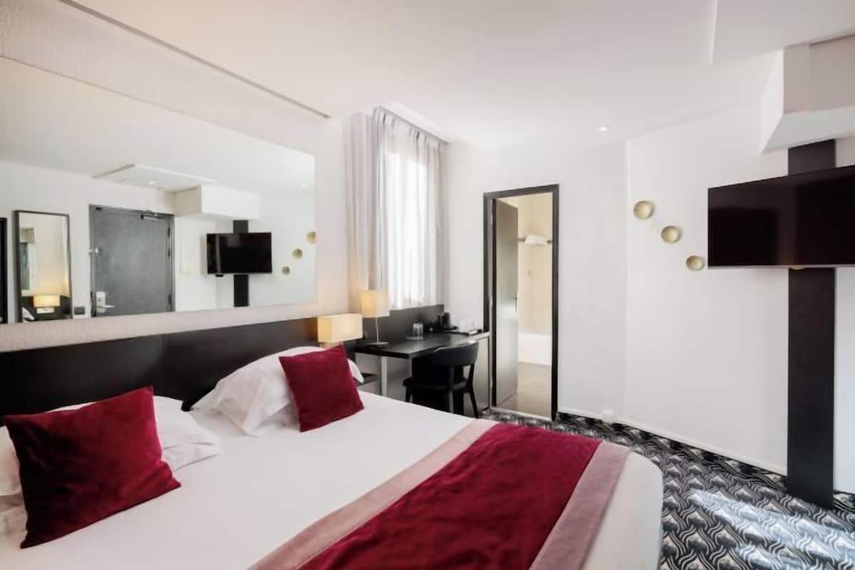 Hochwertige Bettwaren, Minibar, Zimmersafe, Schreibtisch