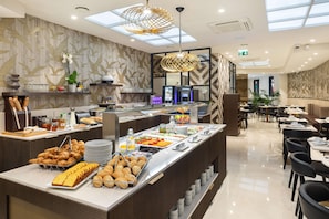 Daily buffet breakfast for a fee