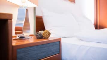 1 dormitorio, ropa de cama hipoalergénica, escritorio