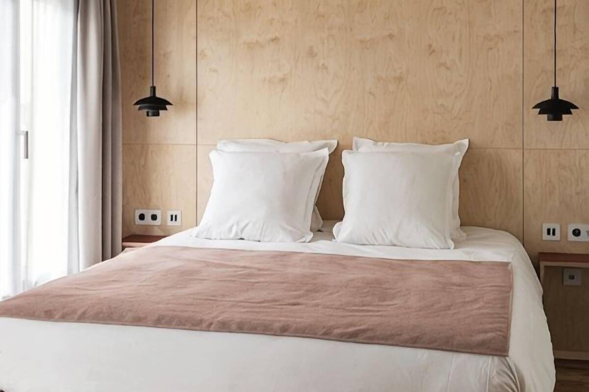 In-room safe, desk, blackout drapes, soundproofing