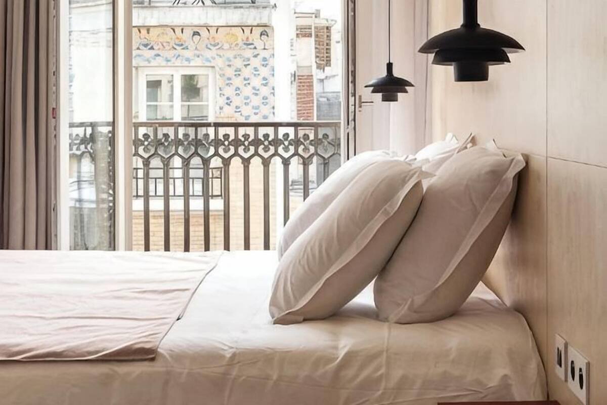 In-room safe, desk, blackout drapes, soundproofing