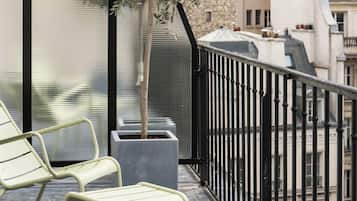 Junior suite | 1 slaapkamer, een bureau, verduisterende gordijnen, geluiddichte muren