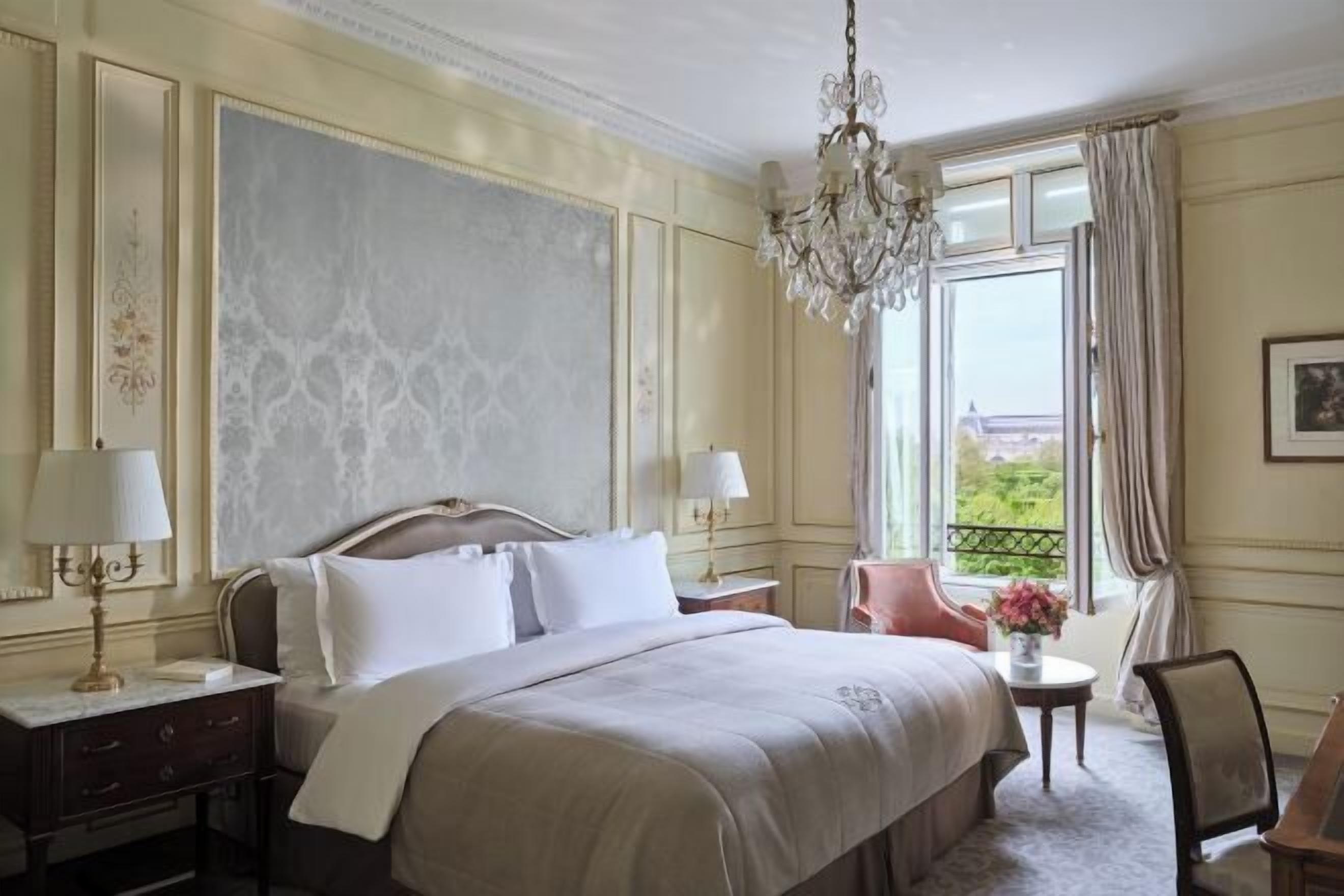 고급 침구, 셀렉트 컴포트 침대, 미니 바, 객실 내 금고