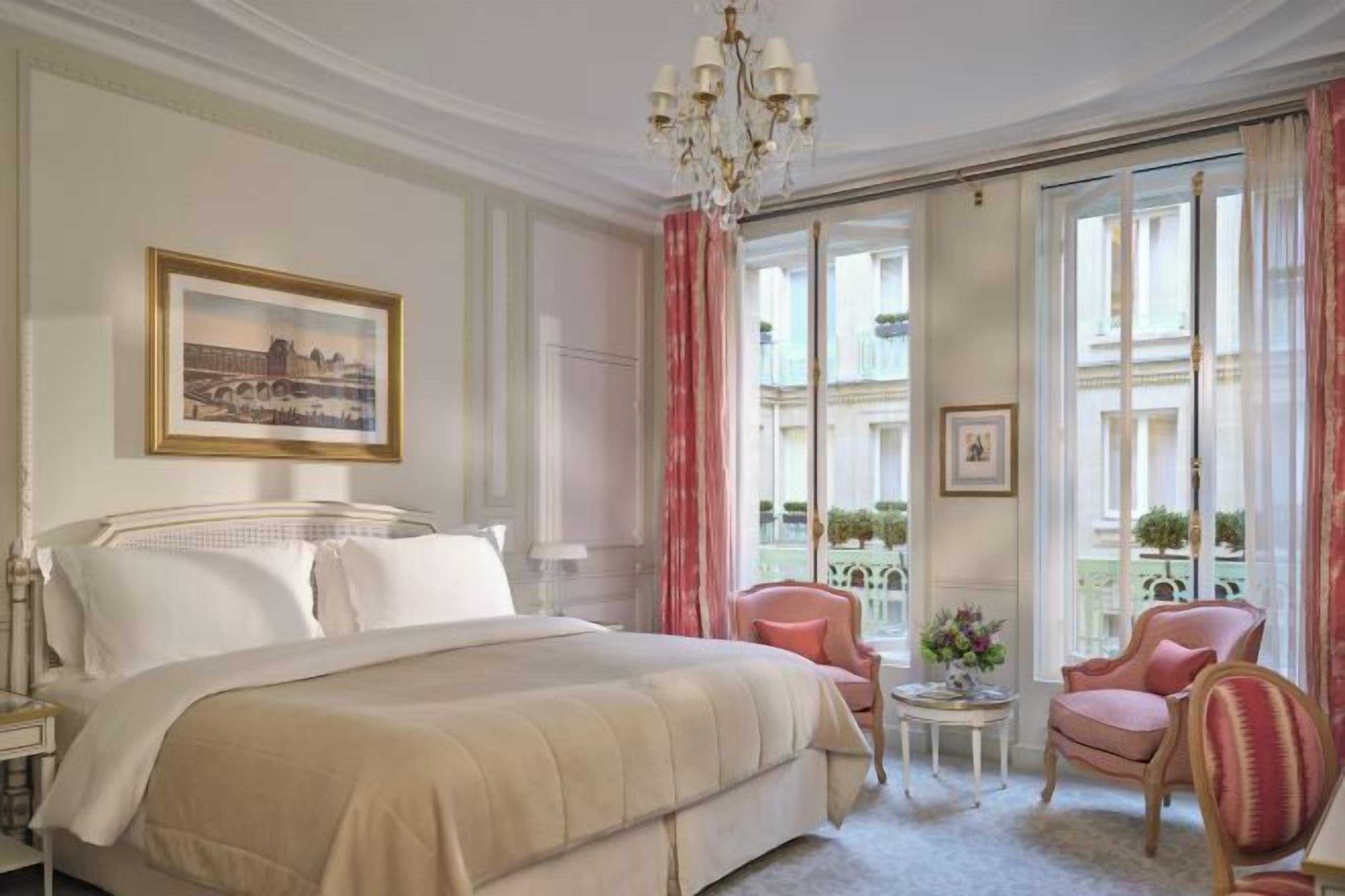 고급 침구, 셀렉트 컴포트 침대, 미니바, 객실 내 금고