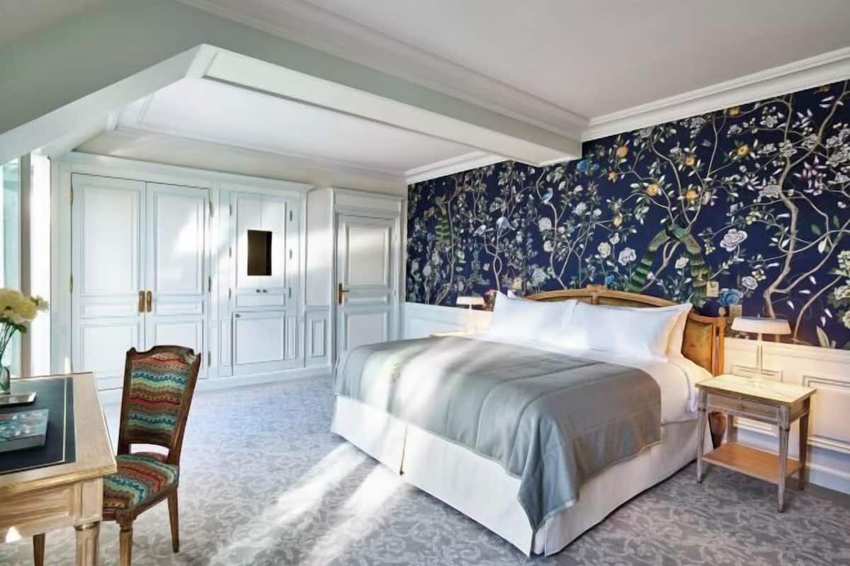 Premium bedding, Select Comfort beds, minibar, in-room safe