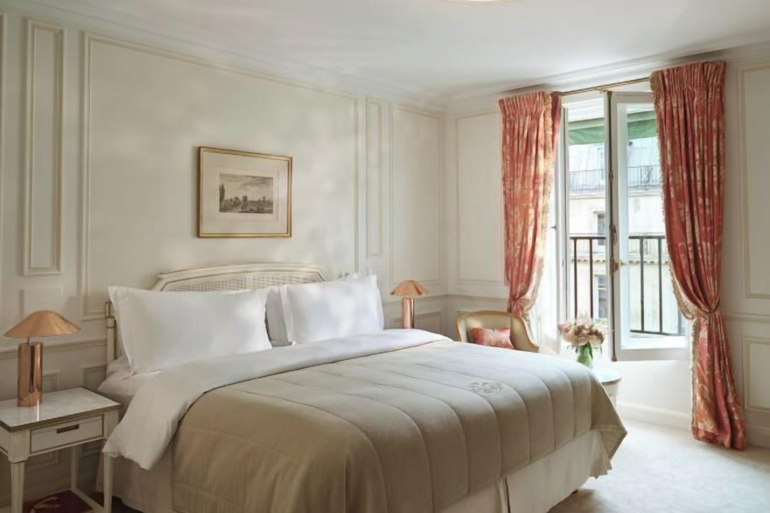 고급 침구, 셀렉트 컴포트 침대, 미니바, 객실 내 금고