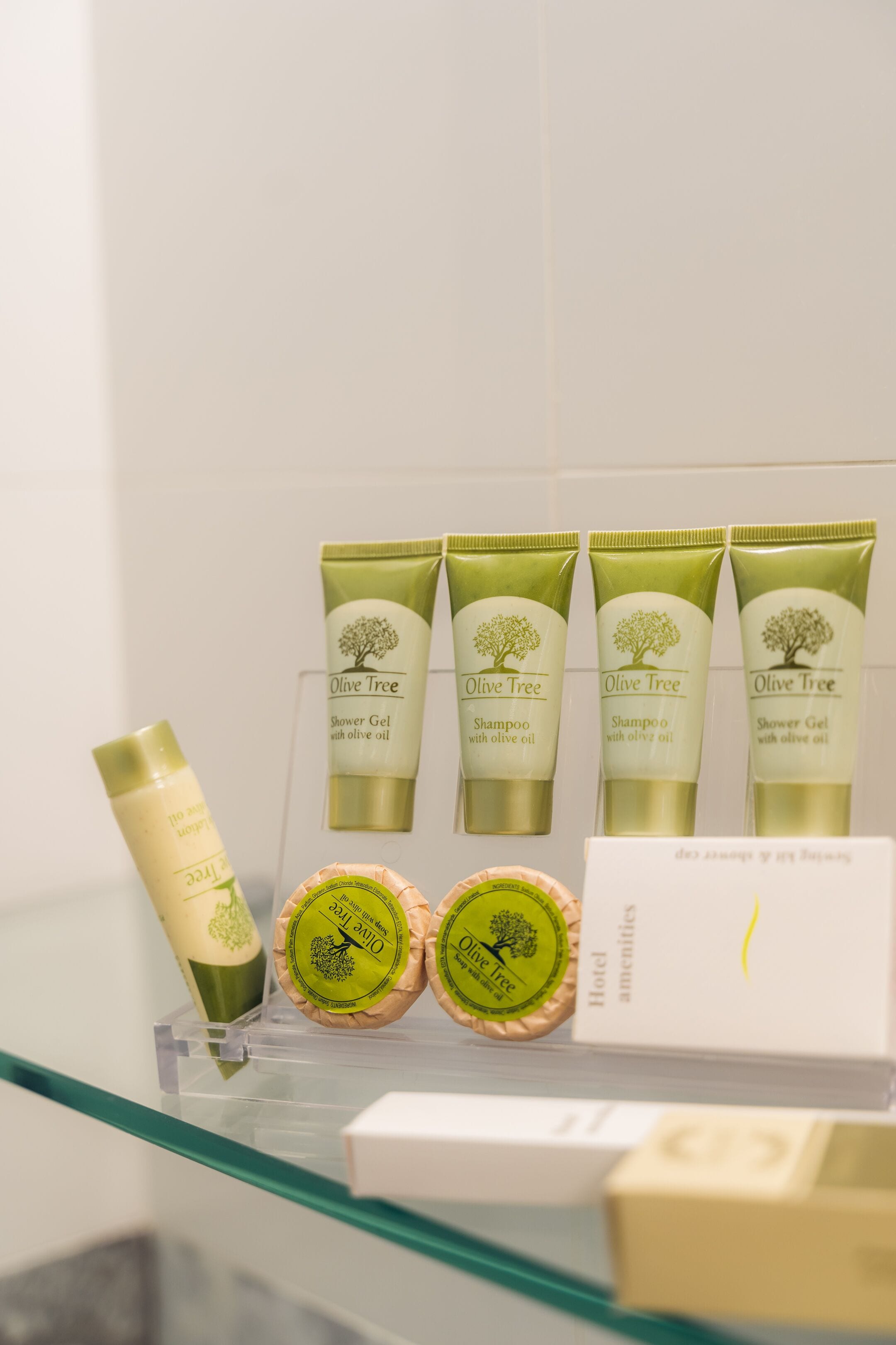 superior double or twin room | bathroom | eco-friendly toiletries, slippers