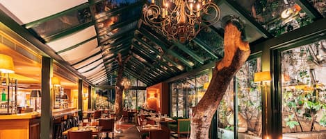2 restaurants, breakfast, lunch, dinner served; Mediterranean cuisine