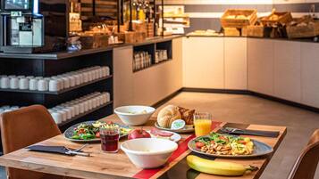 Tägliches Frühstücksbuffet gegen Gebühr
