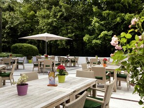 Se sirven desayunos y almuerzos