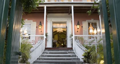 Graycliff Hotel And Restaurant