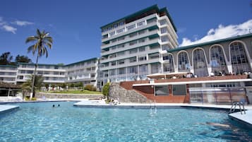 Outdoor pool, pool loungers