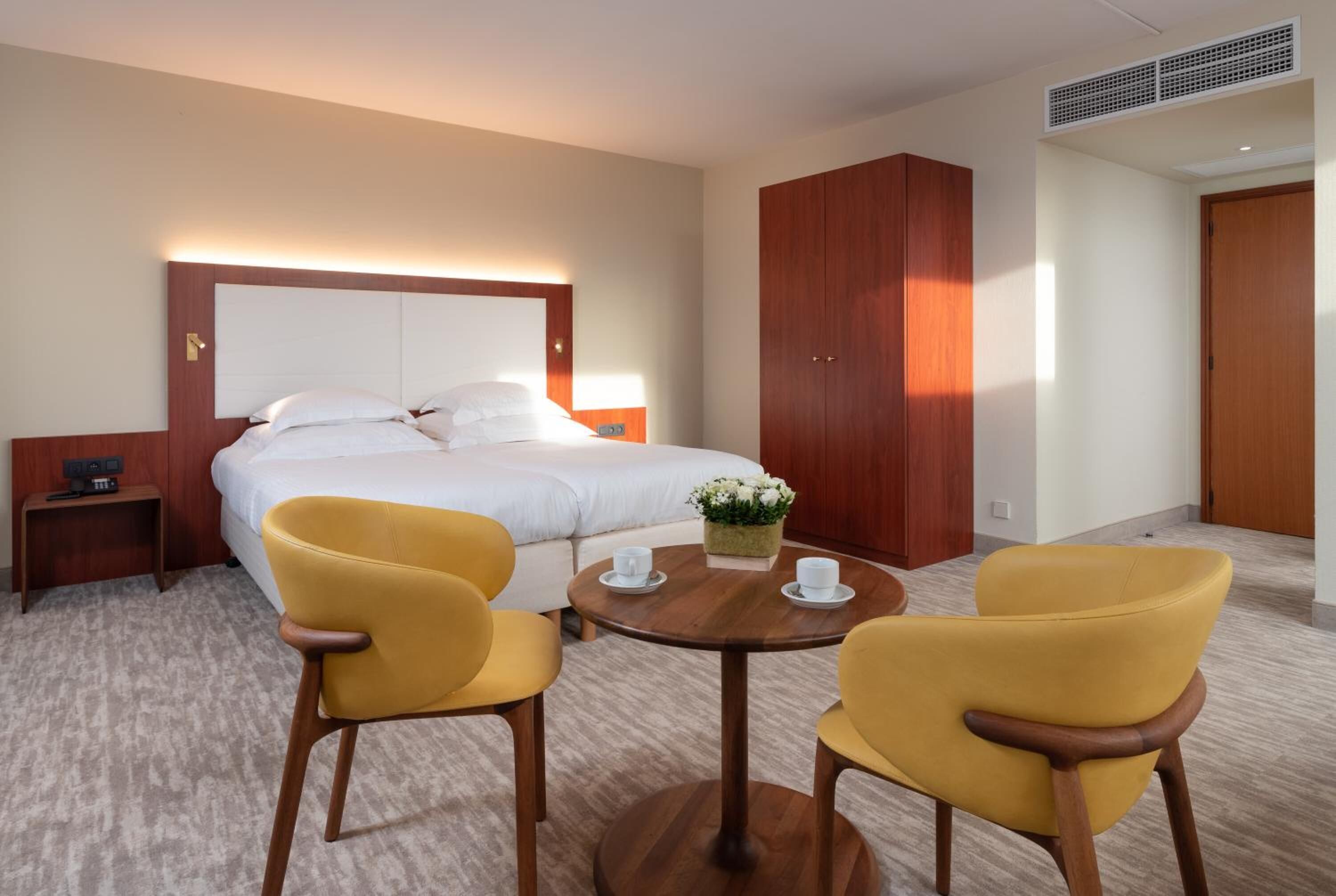 Minibar, in-room safe, individually furnished, desk