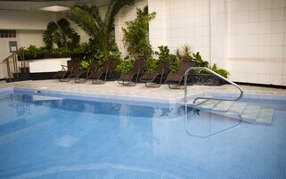 Una piscina techada