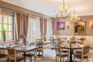 Daily buffet breakfast for a fee - Best Western Plus Hotel Villa D'est (Strasbourg)