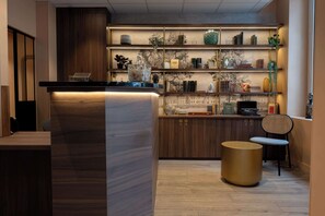 Reception - Hotel Kyriad Paris 10 Canal Saint Martin (Paris)