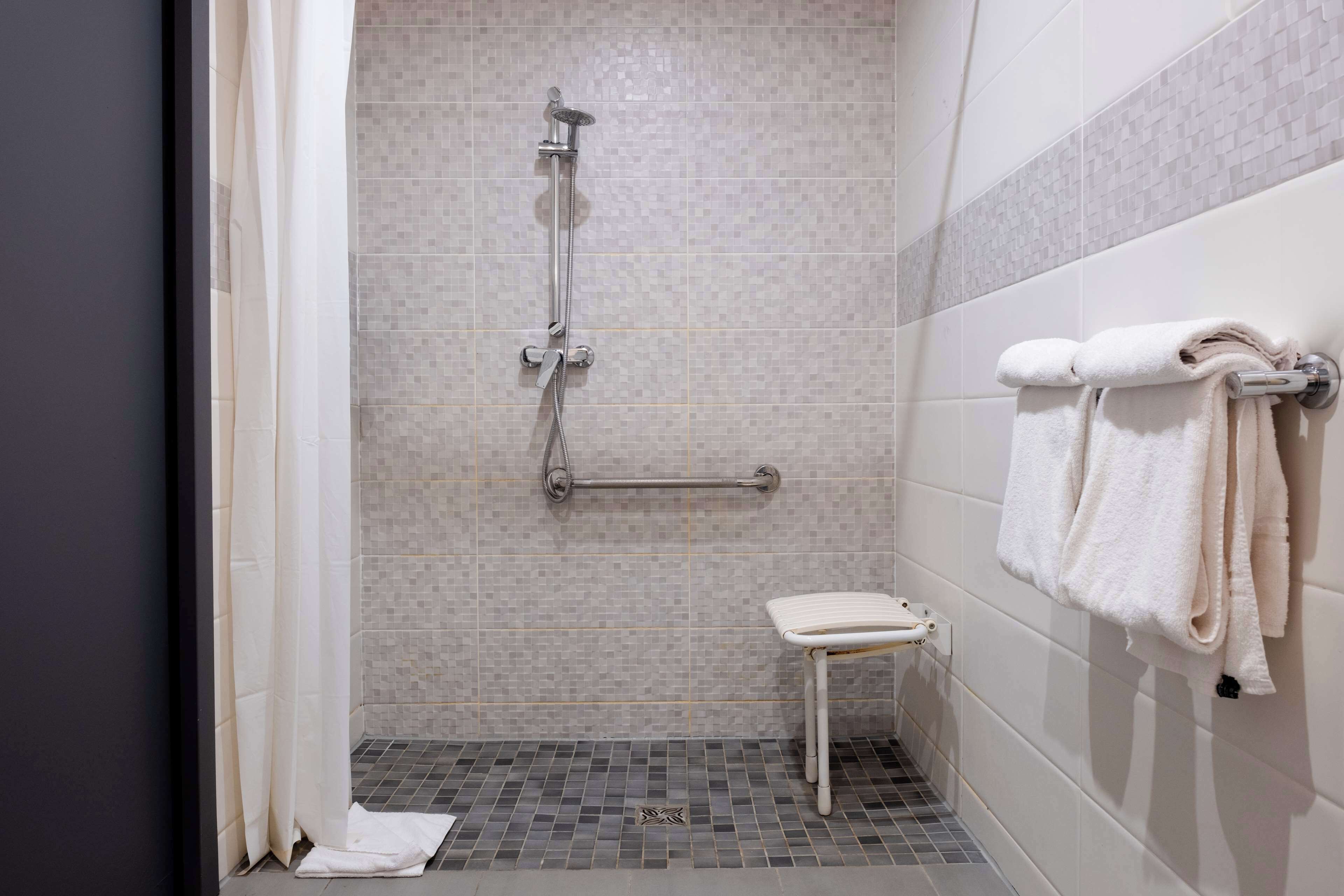 Photo - Kyriad Paris 10 - Canal Saint Martin - République