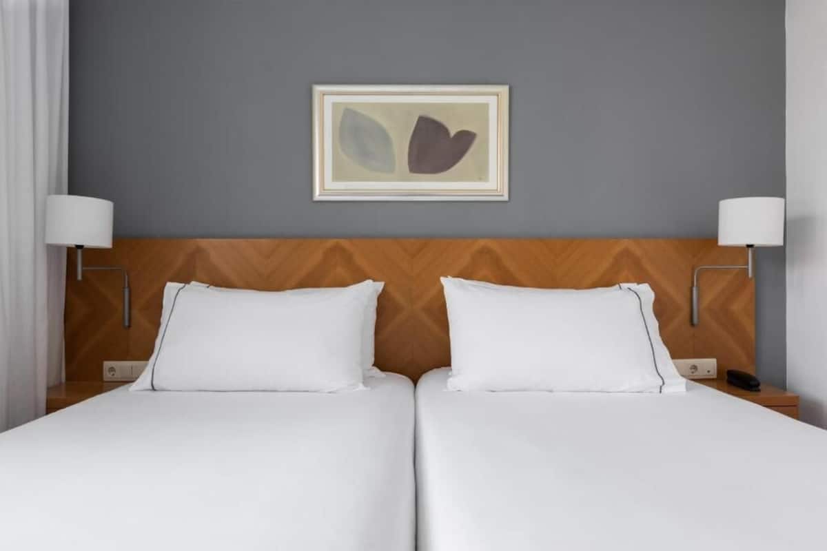 Minibar, desk, laptop workspace, blackout drapes