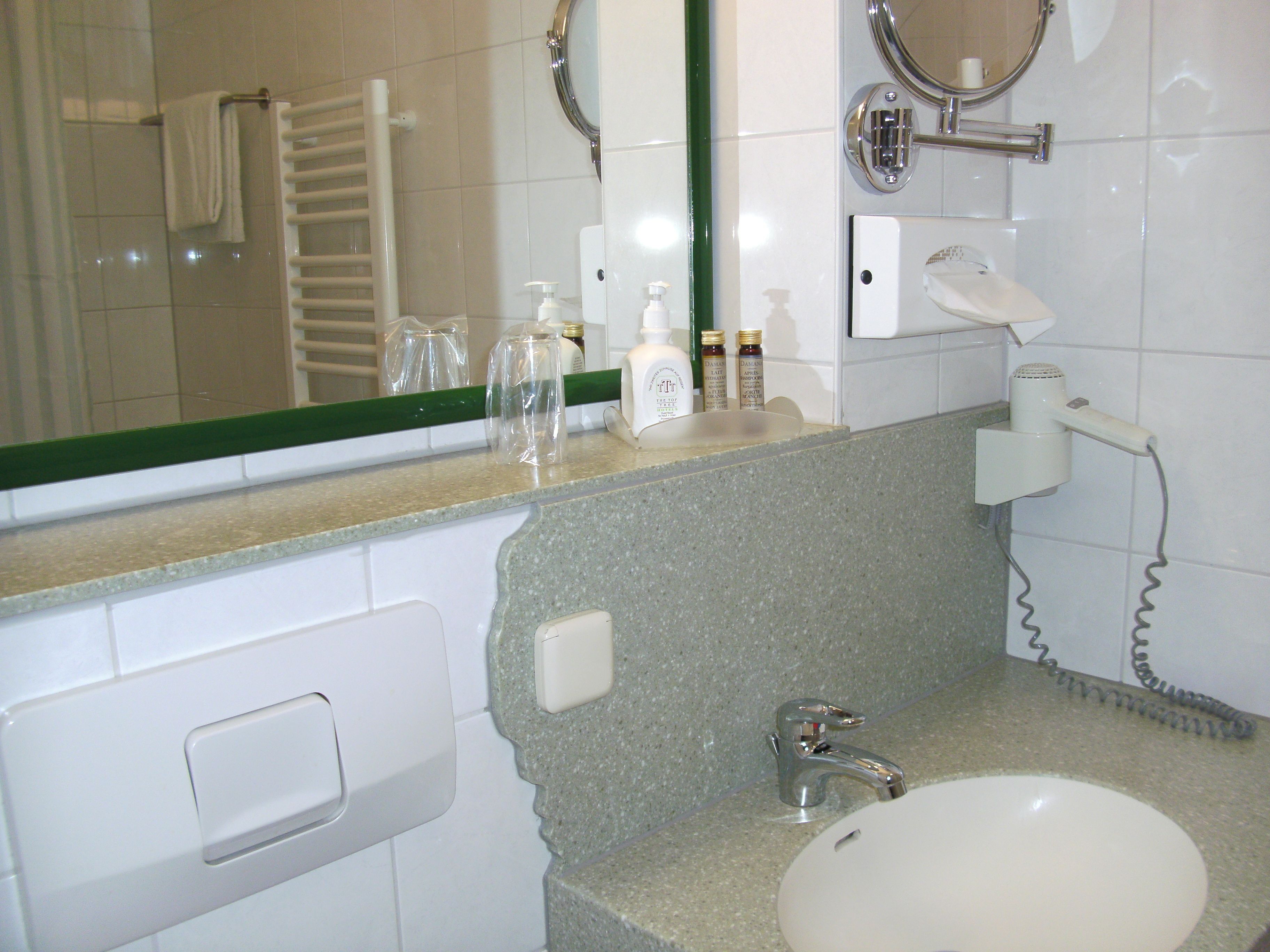 1 bedroom, premium bedding, in-room safe, desk