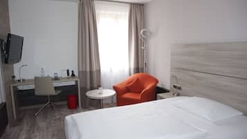 1 Schlafzimmer, hochwertige Bettwaren, Zimmersafe, Schreibtisch